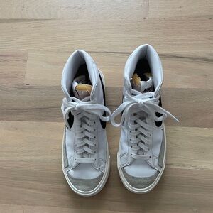 Nike Women’s White & Black Blazer Mid 77 Shoes